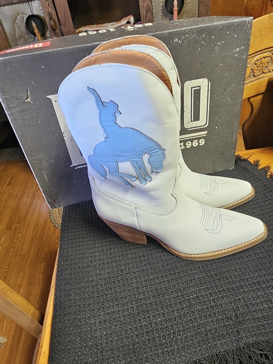 dingo Shoes - dingo White and Tan Western Heeled Boots with Blue Cowboy Rider Accent